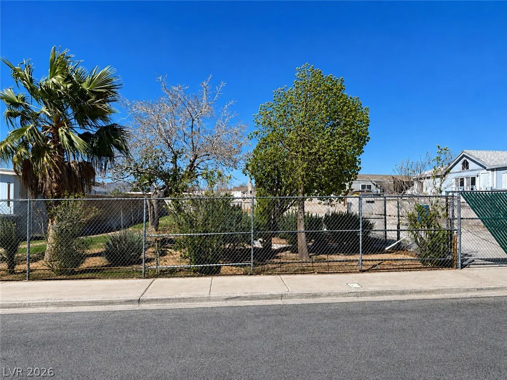 6196 Castlemont, Las Vegas, NV 89156