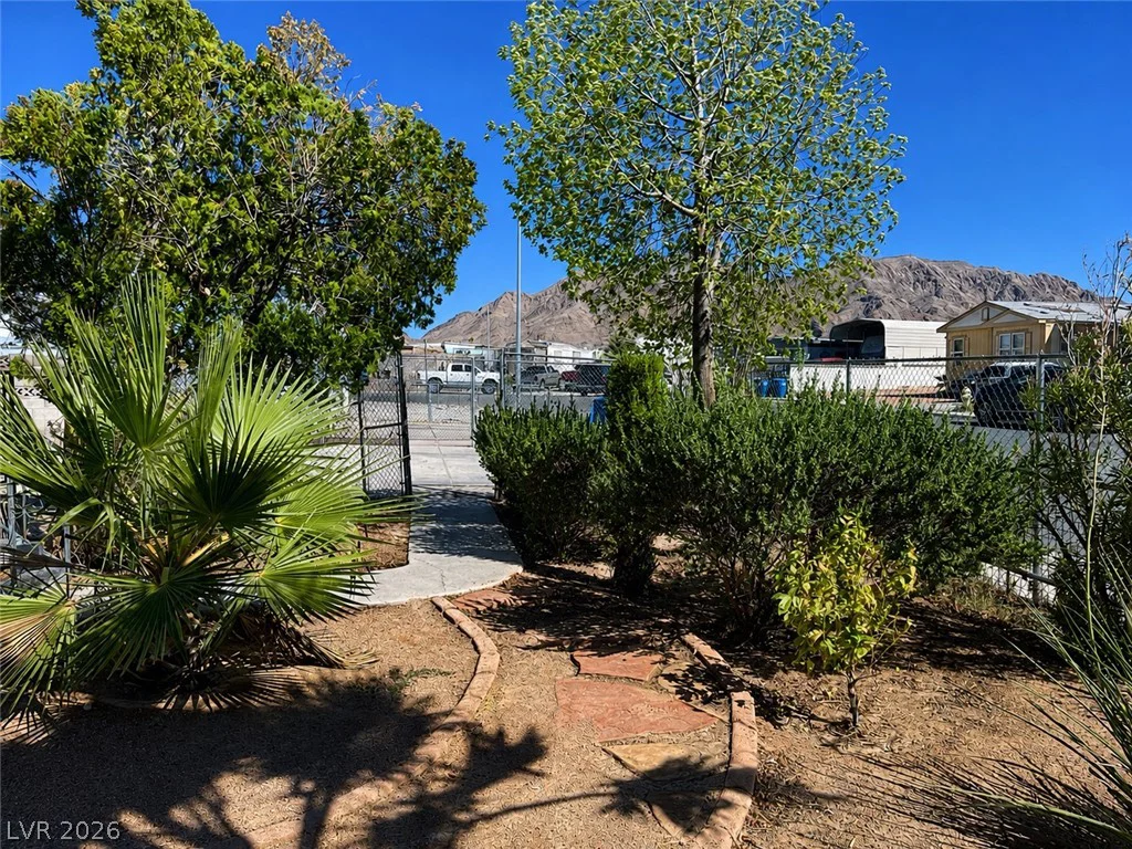 6196 Castlemont, Las Vegas, NV 89156
