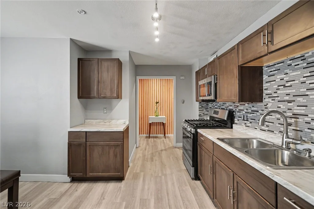 504 Holland, Las Vegas, NV 89106