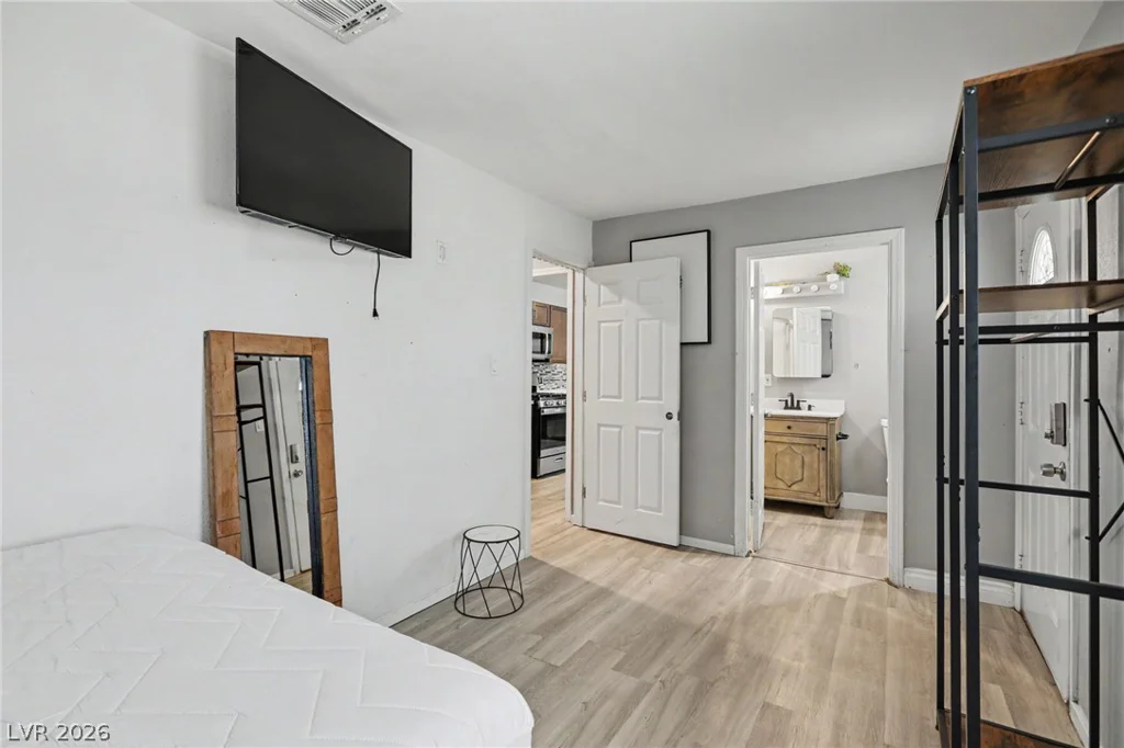 504 Holland, Las Vegas, NV 89106