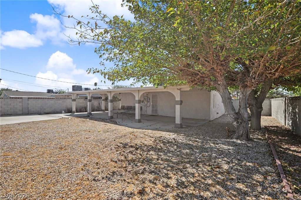 504 Holland, Las Vegas, NV 89106