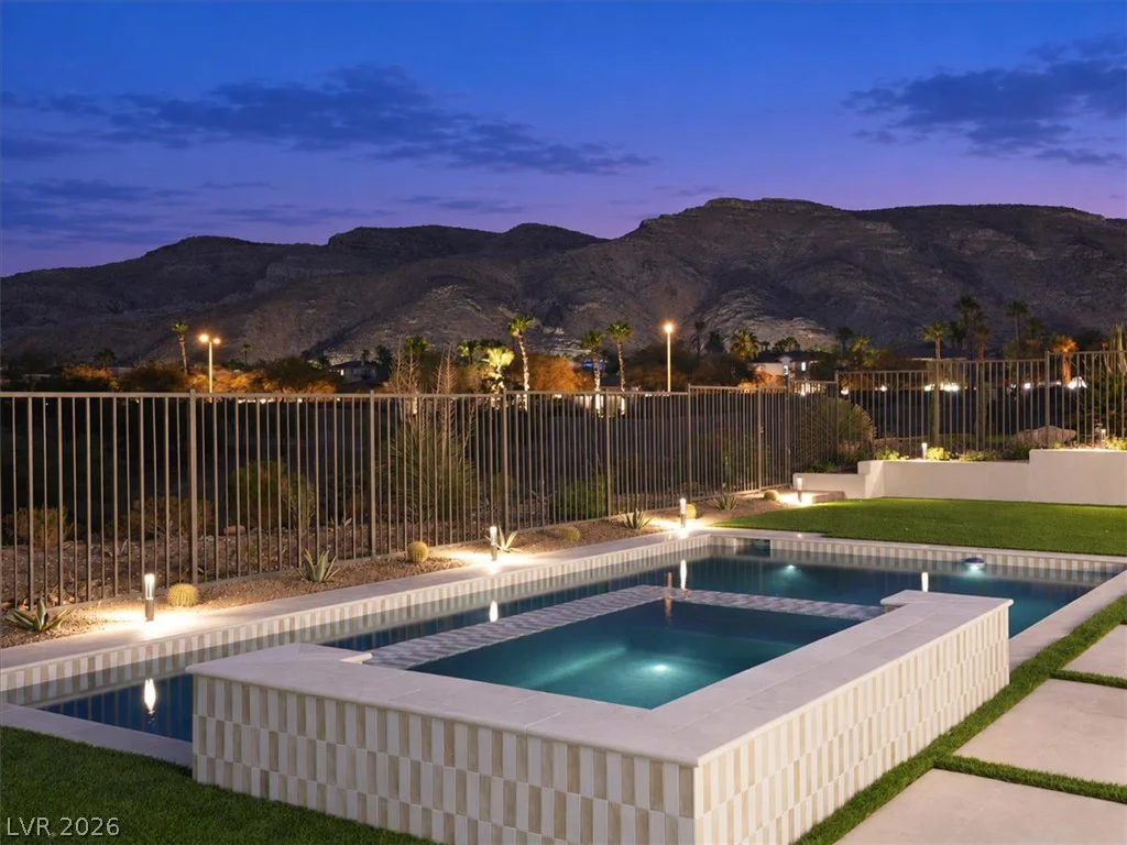 11321 Golden Chestnut, Las Vegas, NV 89135