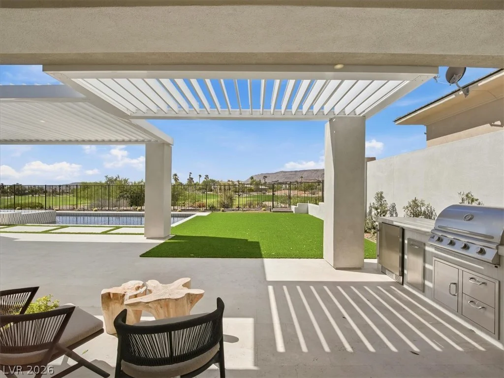 11321 Golden Chestnut, Las Vegas, NV 89135
