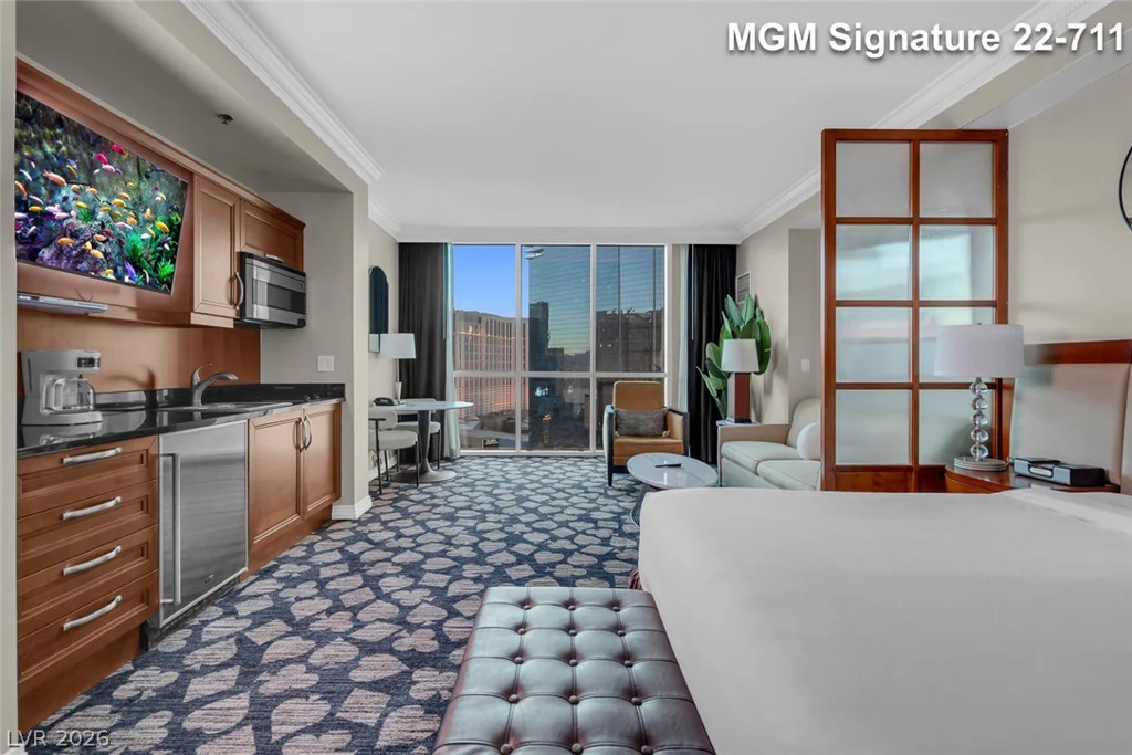 135 Harmon, Las Vegas, NV 89109