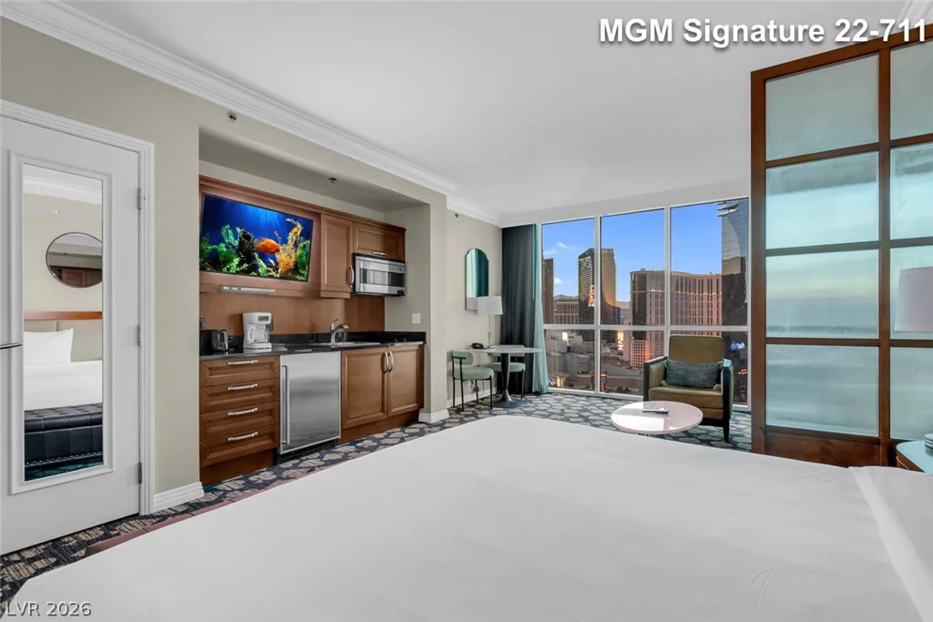 135 Harmon, Las Vegas, NV 89109