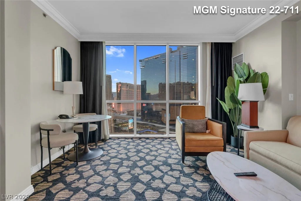 135 Harmon, Las Vegas, NV 89109