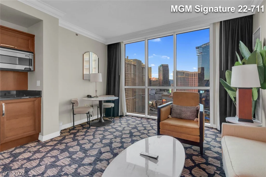 135 Harmon, Las Vegas, NV 89109