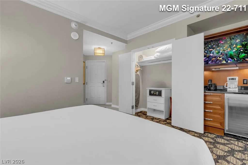 135 Harmon, Las Vegas, NV 89109