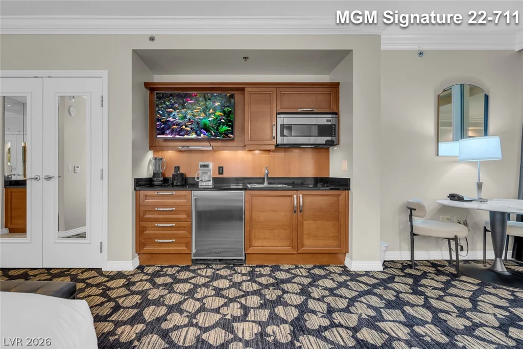 135 Harmon, Las Vegas, NV 89109