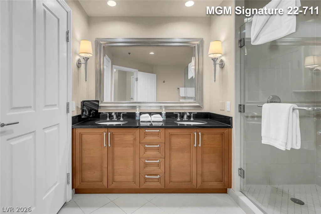 135 Harmon, Las Vegas, NV 89109