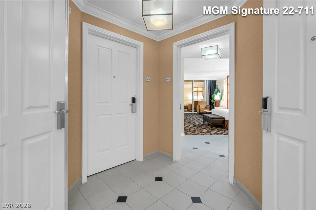 135 Harmon, Las Vegas, NV 89109
