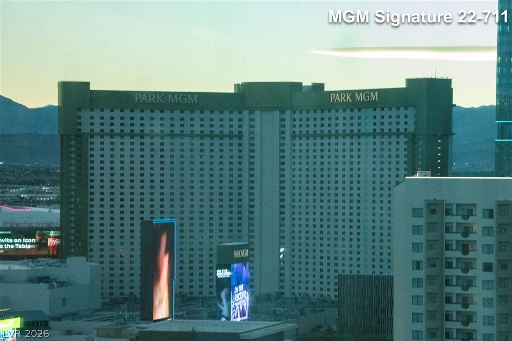 135 Harmon, Las Vegas, NV 89109