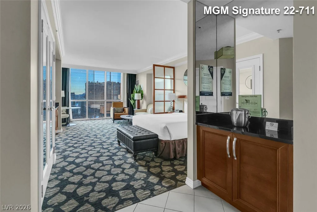 135 Harmon, Las Vegas, NV 89109