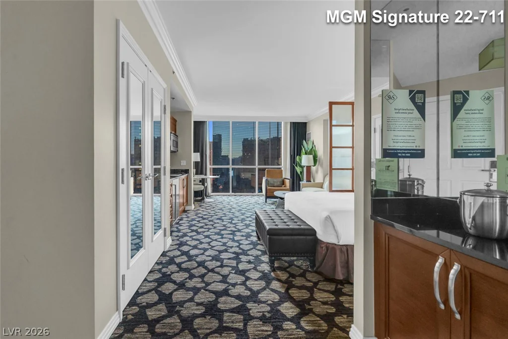 135 Harmon, Las Vegas, NV 89109