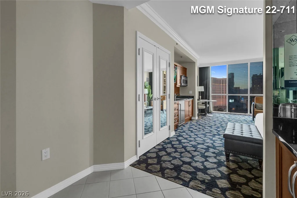 135 Harmon, Las Vegas, NV 89109