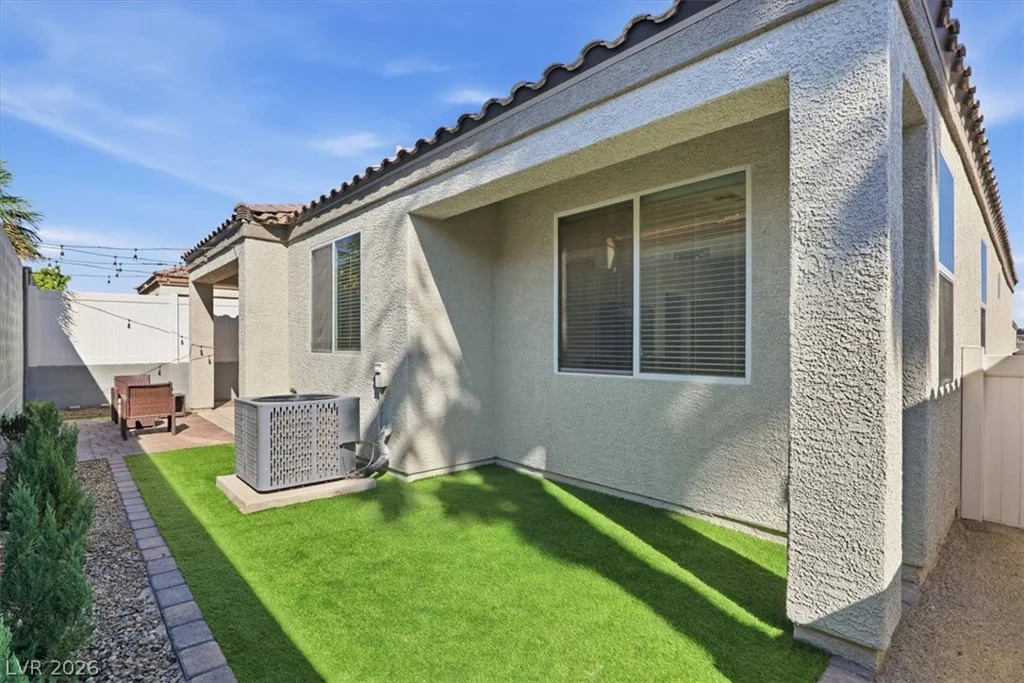 6283 Shamrock Lake, Las Vegas, NV 89141