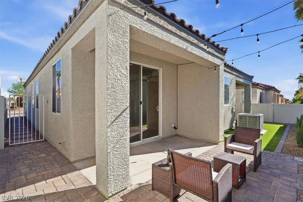 6283 Shamrock Lake, Las Vegas, NV 89141