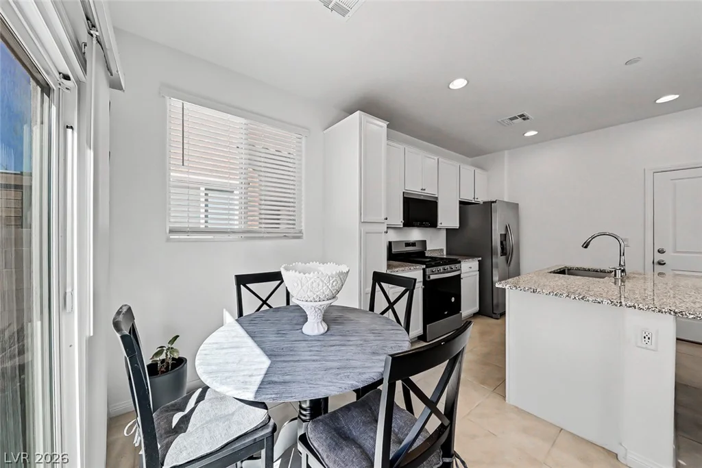 400 Desert Cadence, Henderson, NV 89011