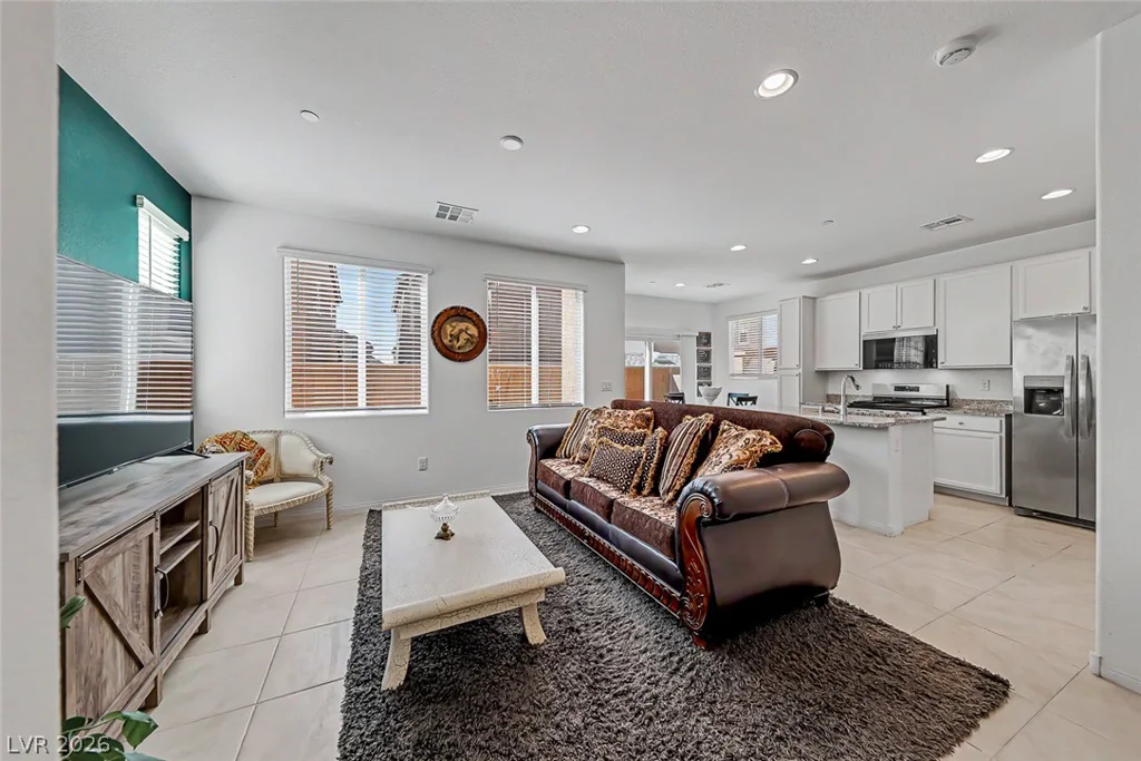 400 Desert Cadence, Henderson, NV 89011
