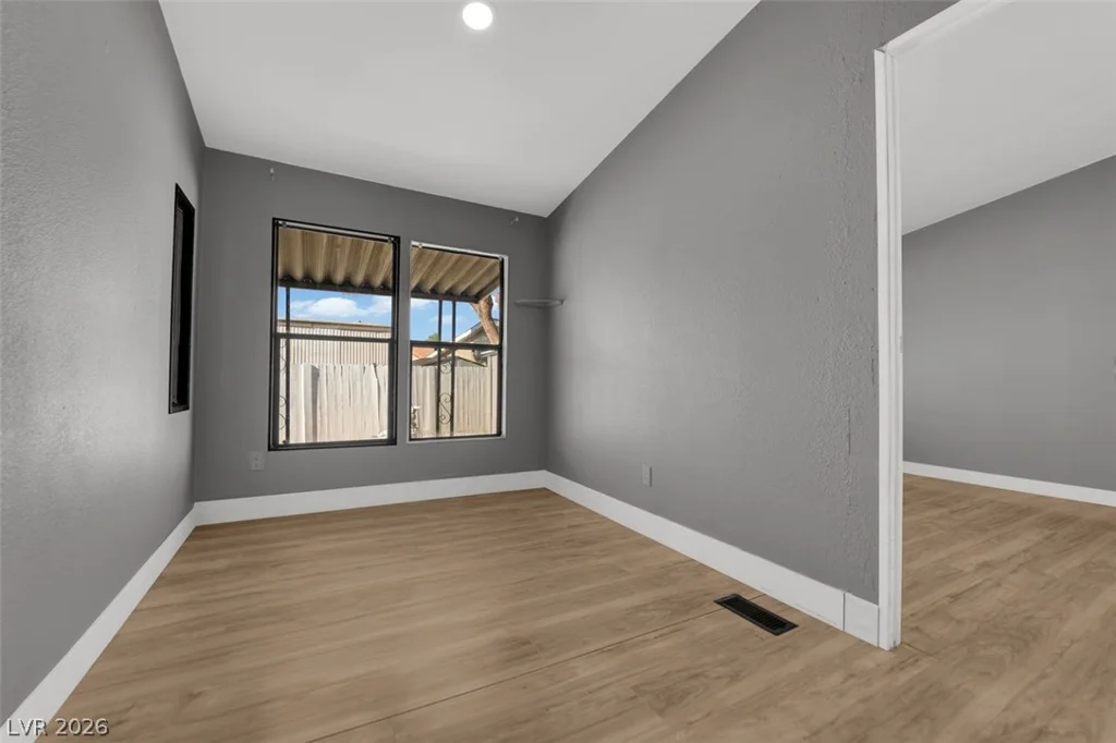 2878 Green Tree, Las Vegas, NV 89142
