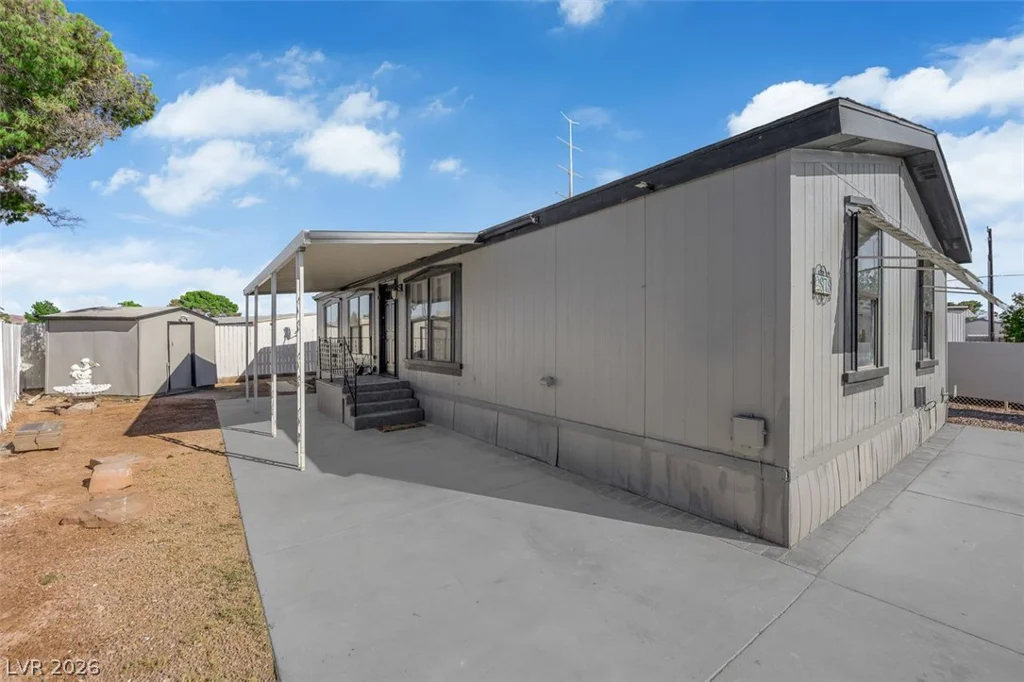 2878 Green Tree, Las Vegas, NV 89142