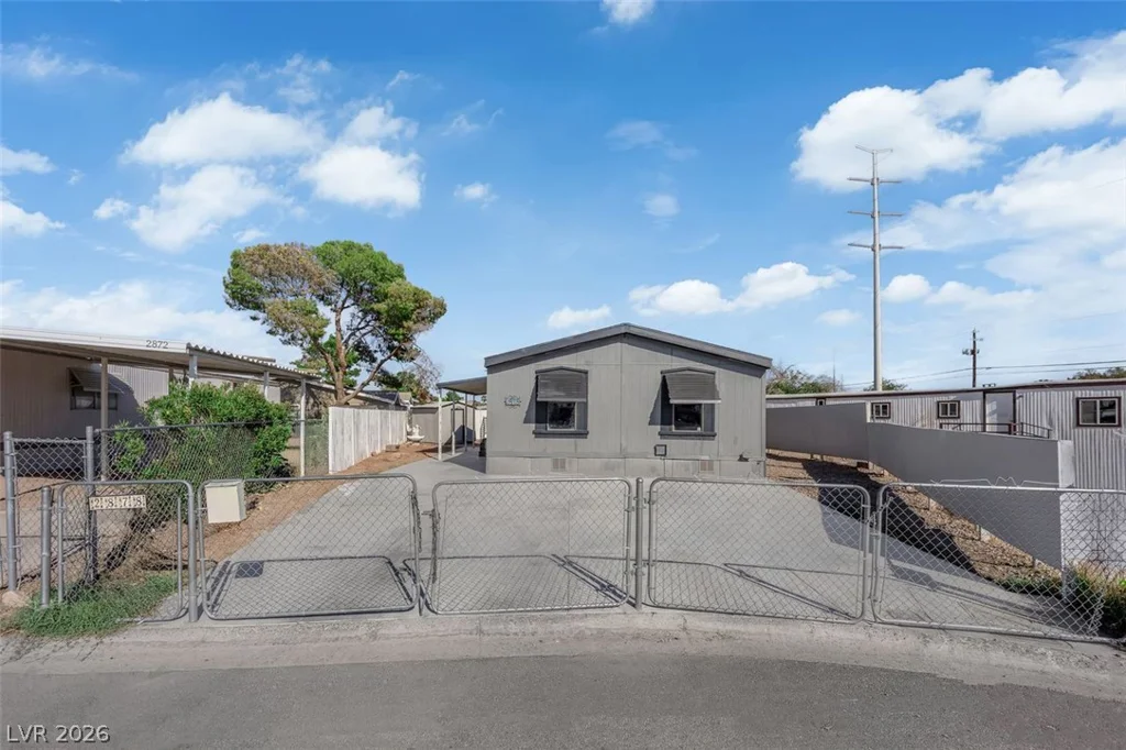 2878 Green Tree, Las Vegas, NV 89142