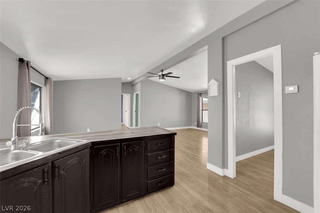 2878 Green Tree, Las Vegas, NV 89142