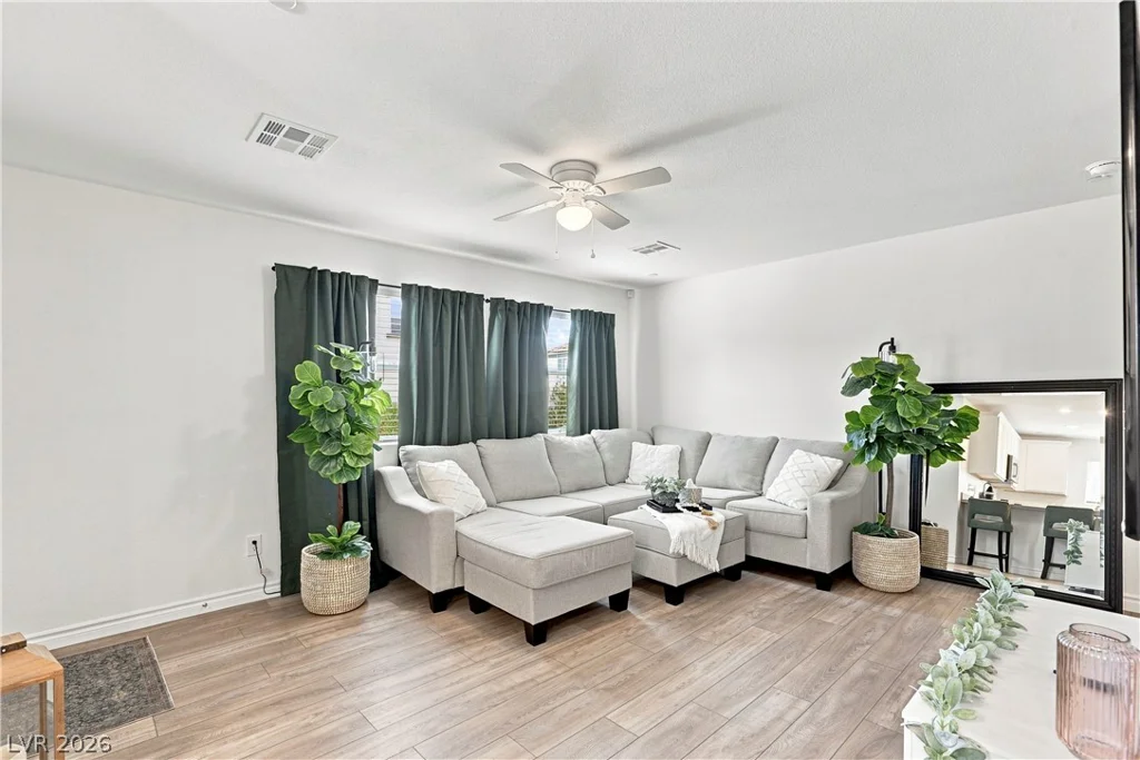 6246 Foxes Dale, Las Vegas, NV 89166