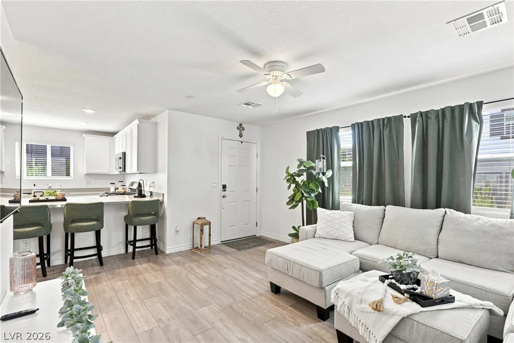 6246 Foxes Dale, Las Vegas, NV 89166