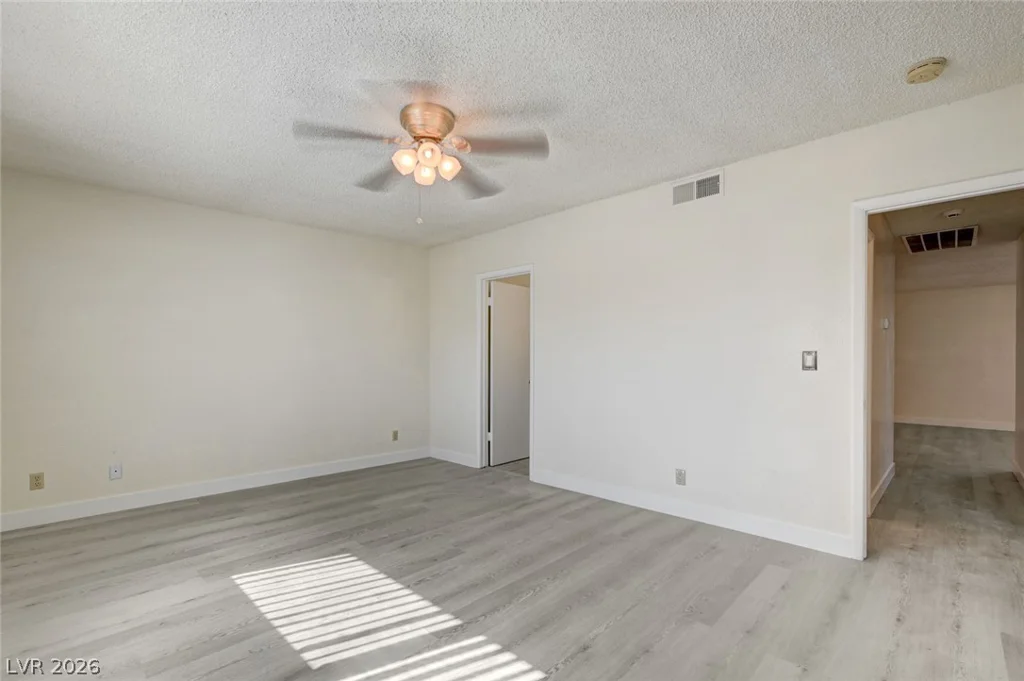 3573 Moraga, Las Vegas, NV 89103