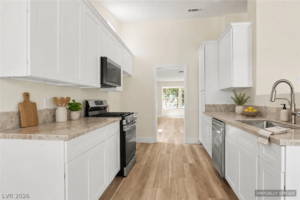 3912 Wide River, Las Vegas, NV 89130