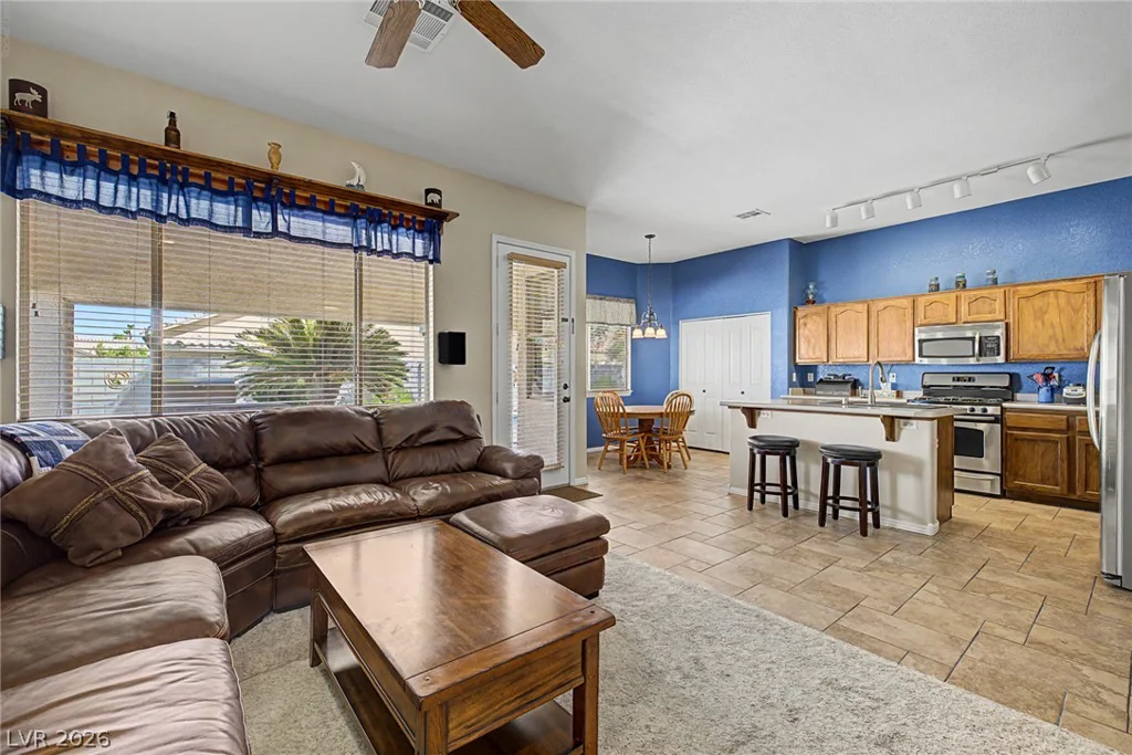 1104 Deshields, Las Vegas, NV 89123