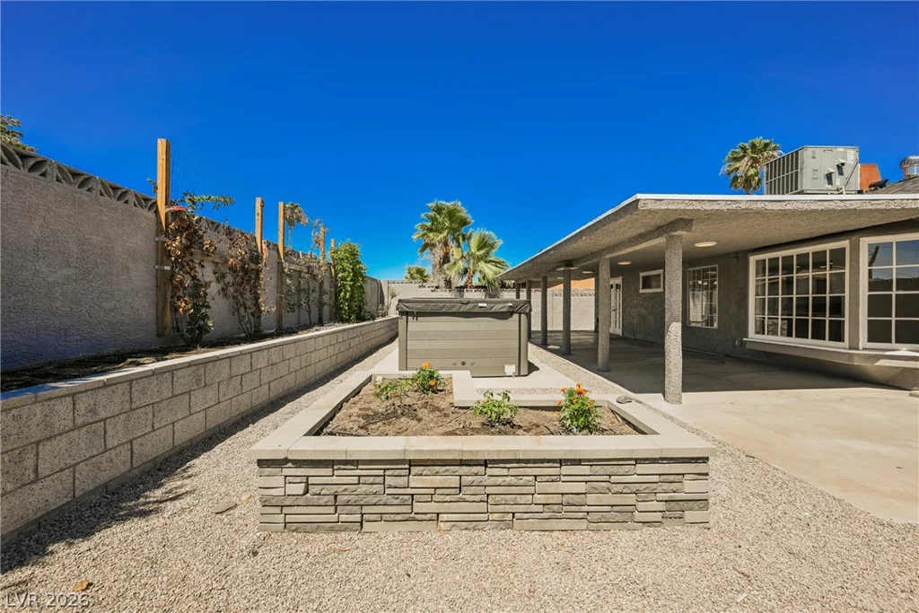 1612 Crest Haven, Las Vegas, NV 89108