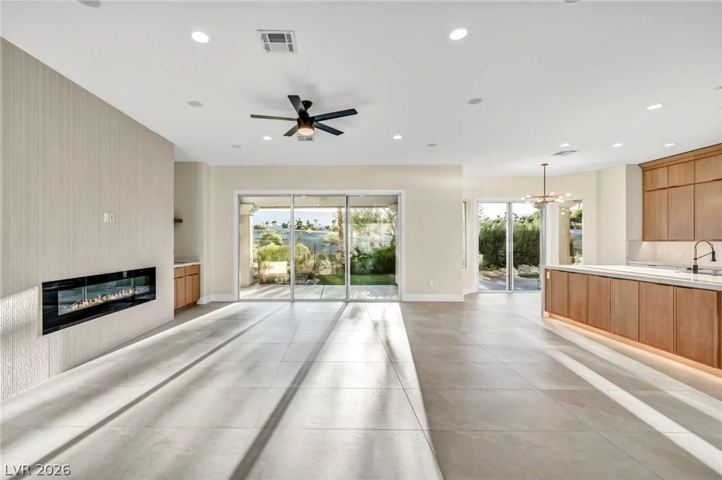 4555 Riva De Romanza, Las Vegas, NV 89135