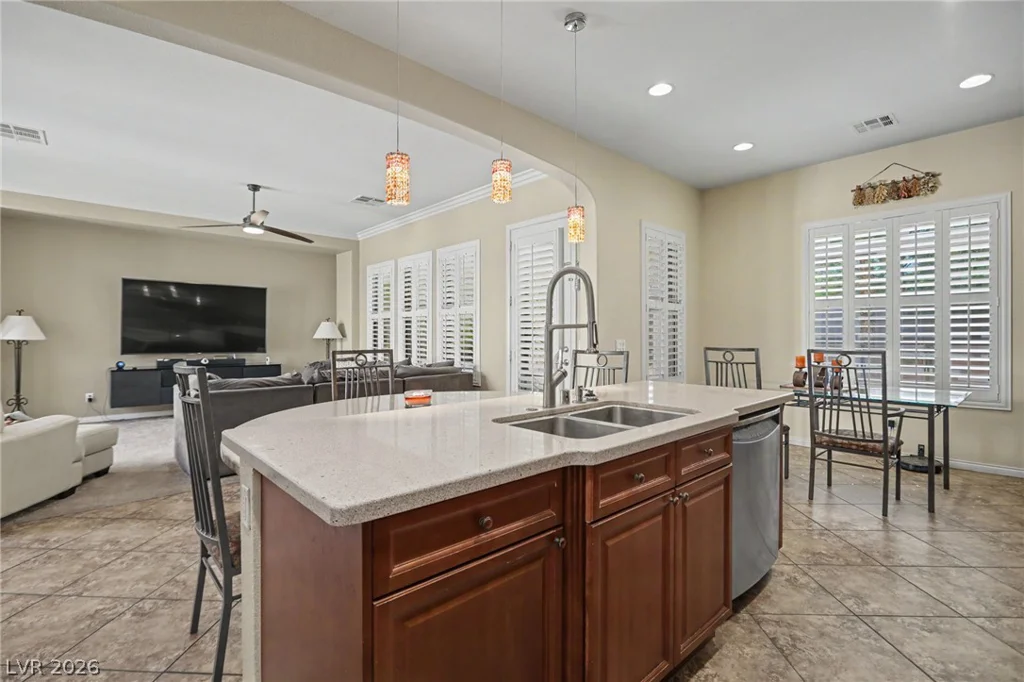 7567 Pearl Crescent, Las Vegas, NV 89113