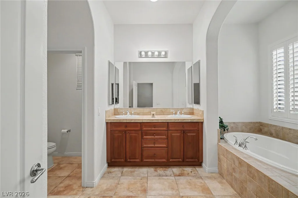 7567 Pearl Crescent, Las Vegas, NV 89113