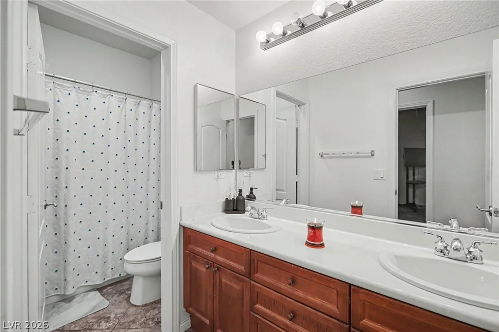 7567 Pearl Crescent, Las Vegas, NV 89113