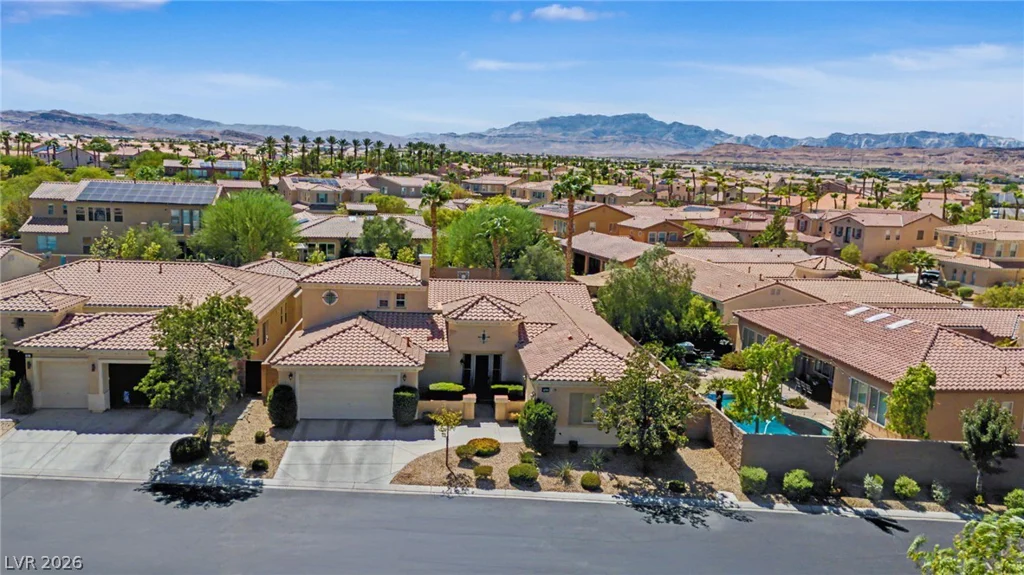 7567 Pearl Crescent, Las Vegas, NV 89113