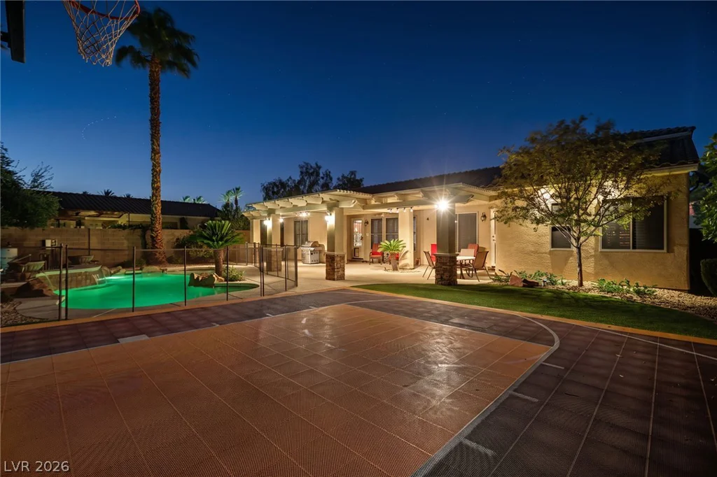 7567 Pearl Crescent, Las Vegas, NV 89113