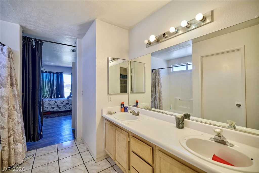 5906 Commodore Cove, Las Vegas, NV 89142