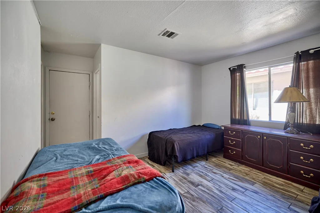 5906 Commodore Cove, Las Vegas, NV 89142