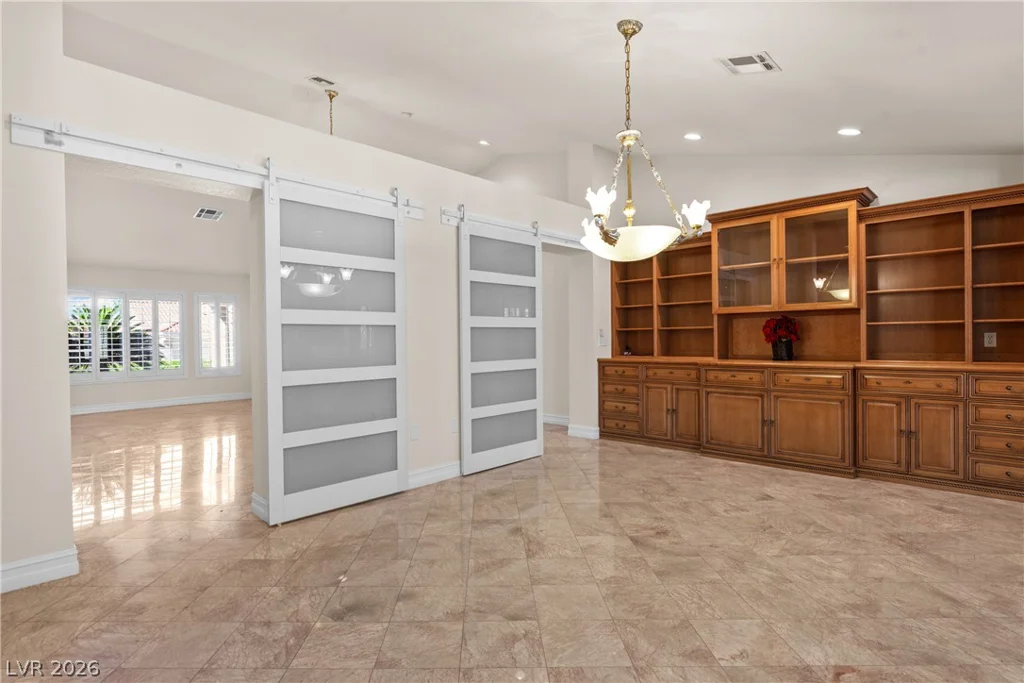 8821 Sandspring, Las Vegas, NV 89134