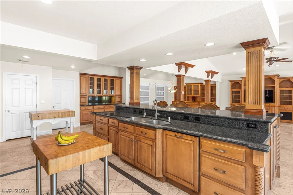8821 Sandspring, Las Vegas, NV 89134