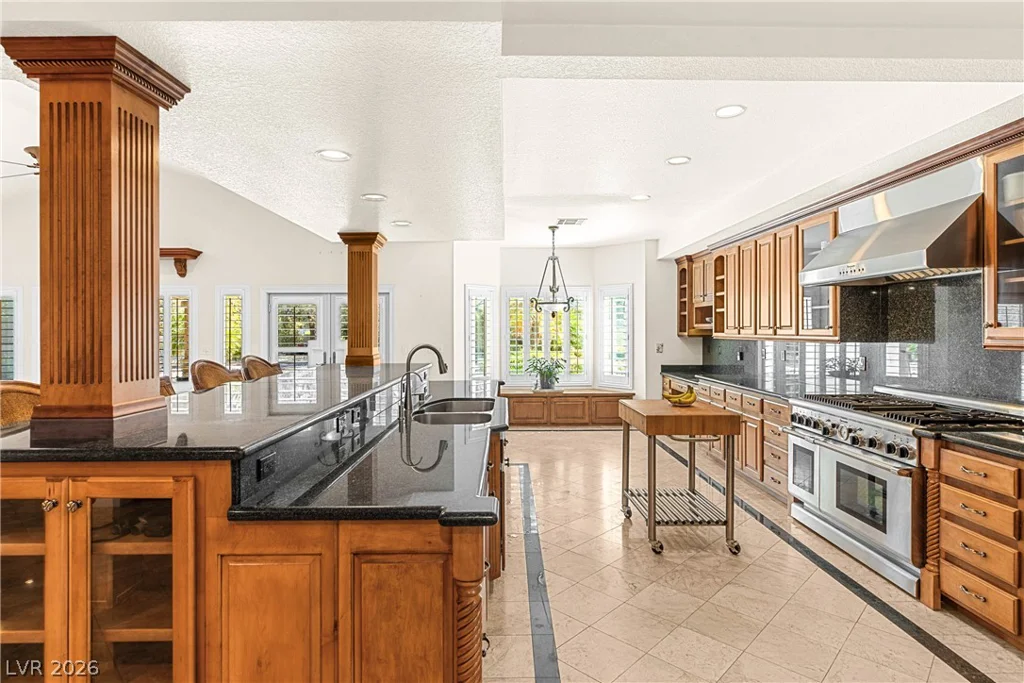 8821 Sandspring, Las Vegas, NV 89134