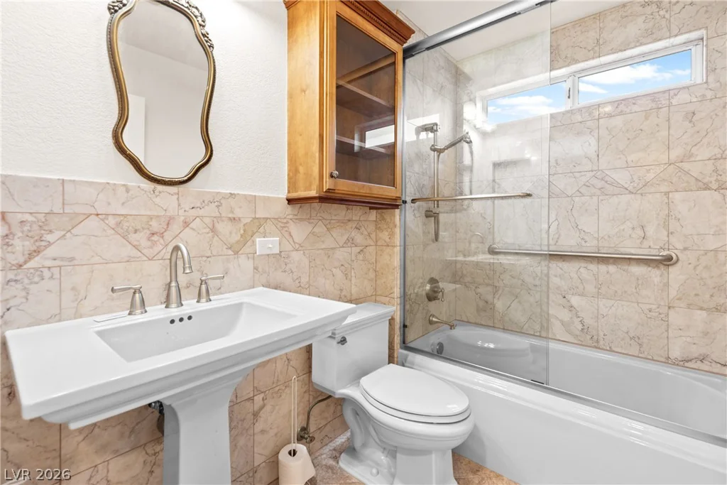 8821 Sandspring, Las Vegas, NV 89134
