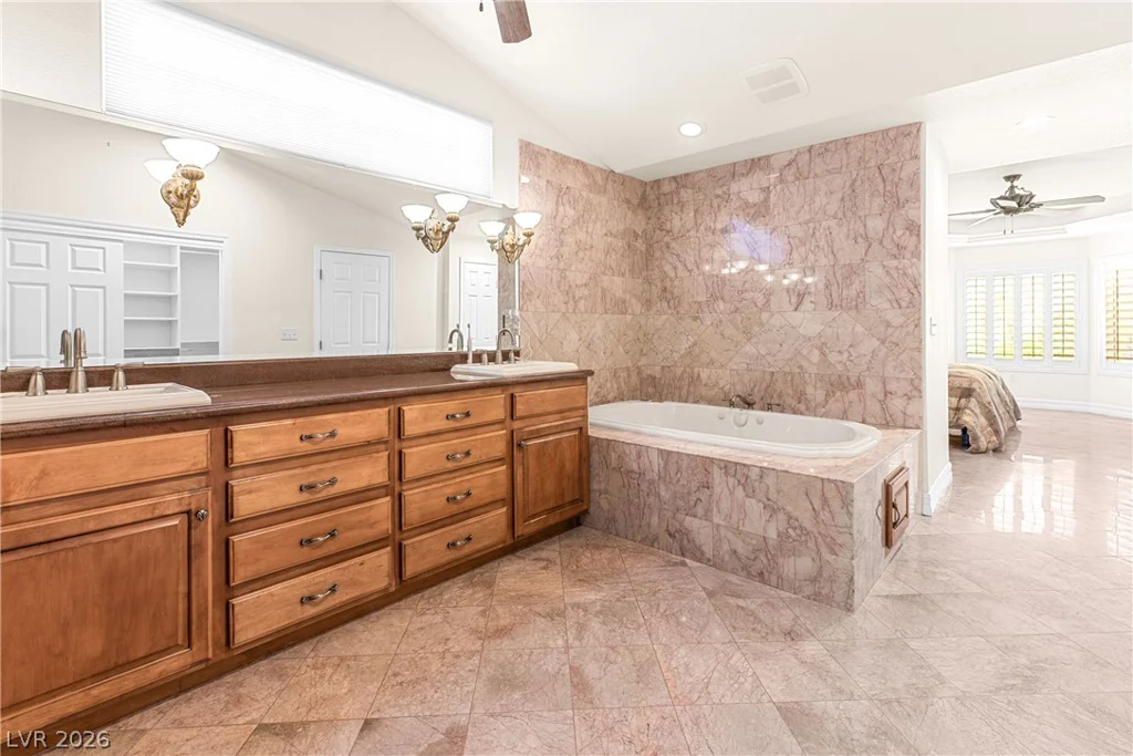 8821 Sandspring, Las Vegas, NV 89134