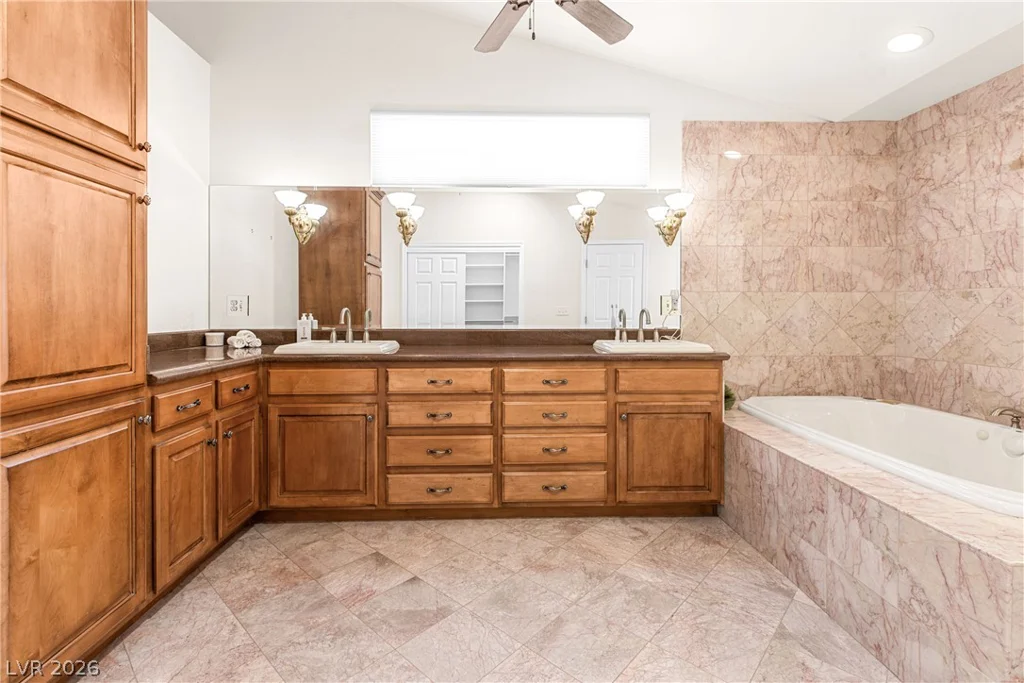 8821 Sandspring, Las Vegas, NV 89134