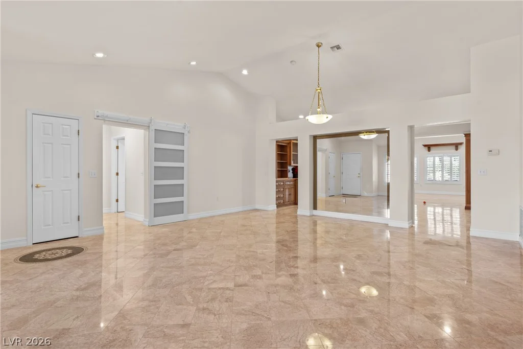 8821 Sandspring, Las Vegas, NV 89134