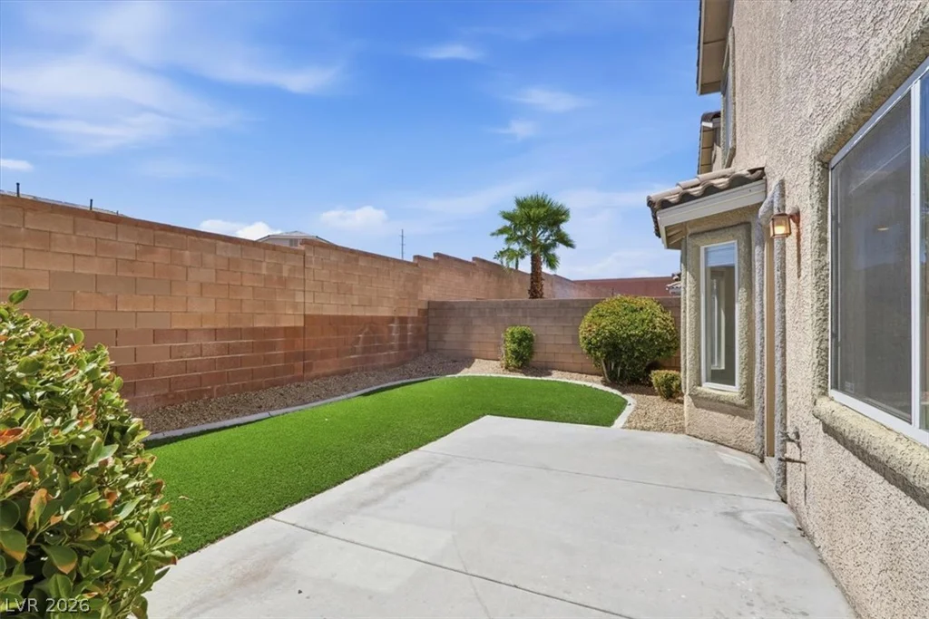 11037 Meadow Leaf, Las Vegas, NV 89144