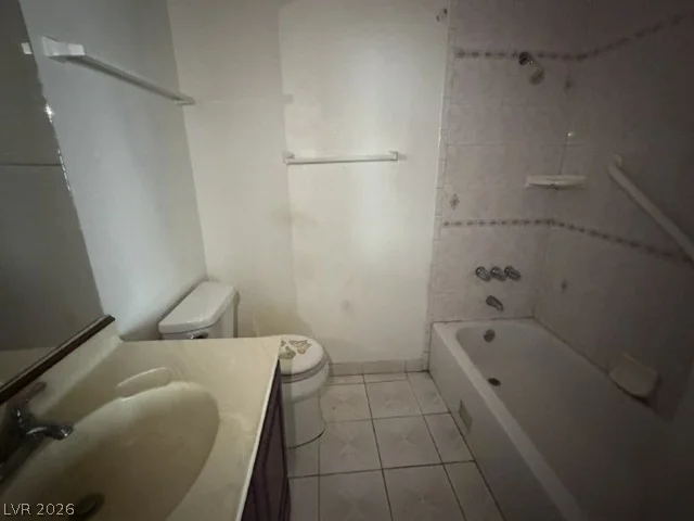 6641 Silverstream, Las Vegas, NV 89107